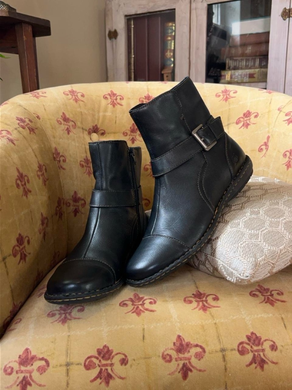 Y2K Born Black Leather Ankle Boots with Buckle & Zipper closure Men’s 9.5